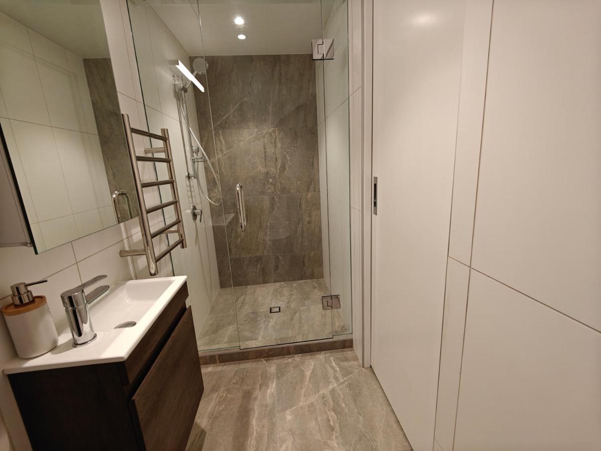 Private Room With Ensuite & Garden Epsom Оукланд Екстериор снимка