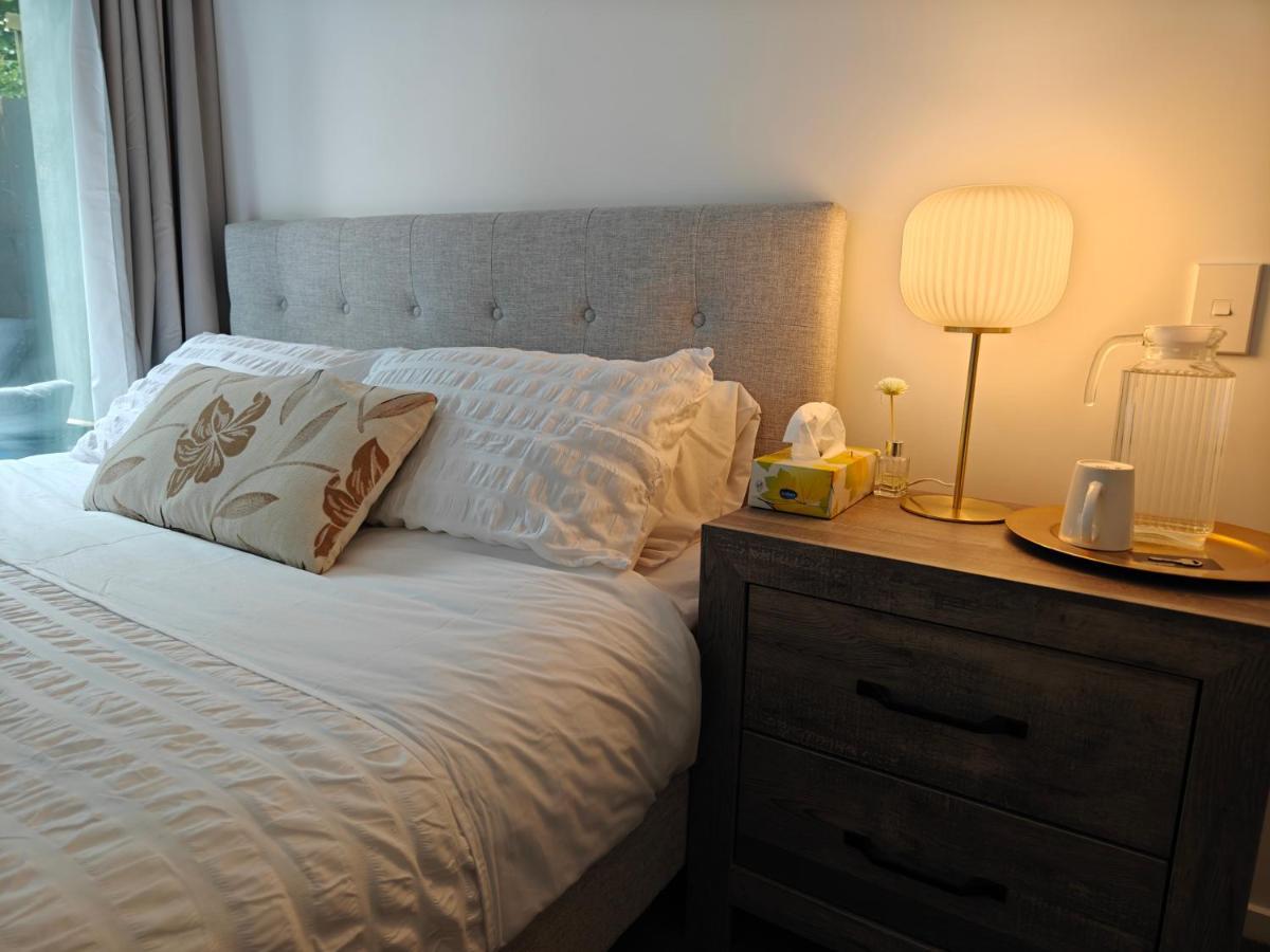 Private Room With Ensuite & Garden Epsom Оукланд Екстериор снимка